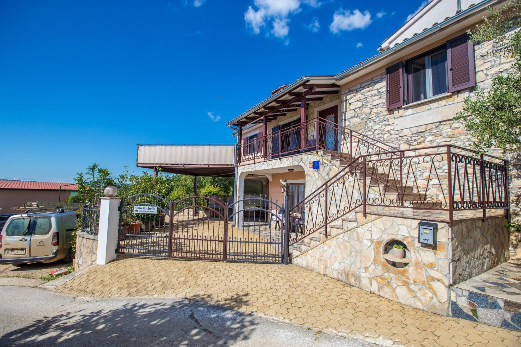 Villa Michelle Karojba Экстерьер фото
